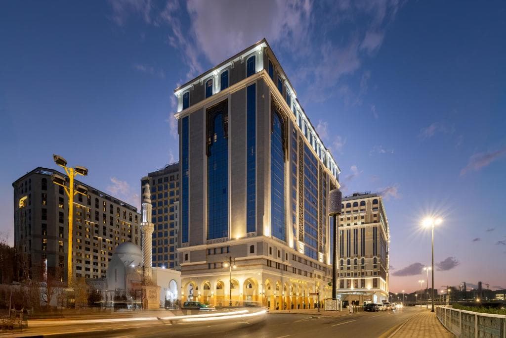 Emaar Royal Hotel mit eleganten Suiten und direktem Zugang zum Haram-Gelände in Medina